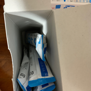 はぐくみ　2缶　おまけつき　粉ミルクの画像