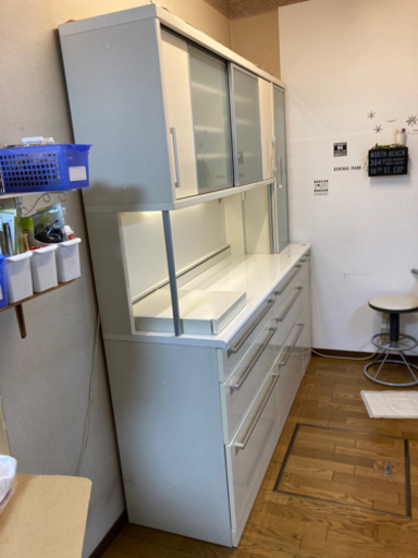 LED付カウンター食器棚