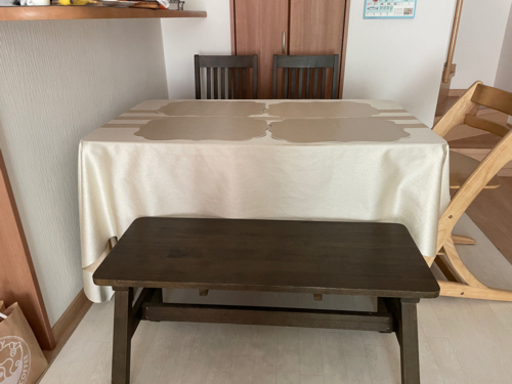 ?お取引先決まりました?　ハープダイニングテーブル4点セット。とても美品です。増員のため大きい方に買い替えのため出品します