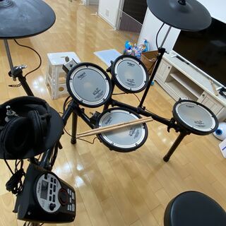 【電子ドラム】Roland TD-11KQPS（ペダル２個・椅子・スティック２セット・ヘッドフォン・練習DVD付）の画像