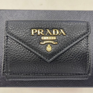 PRADA コンパクトウォレット　サフィアーノ　参考価格67100円