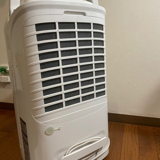 【取引中】空気清浄機付き除湿機。2019年製美品の画像