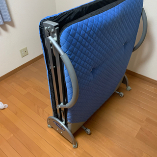 ベッドの骨組みの画像