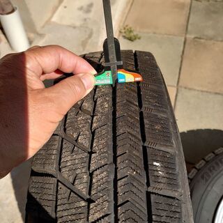 スタッドレス　BLIZZAK VRX　１４５／８０Ｒ１３　２本　ホイール付きの画像