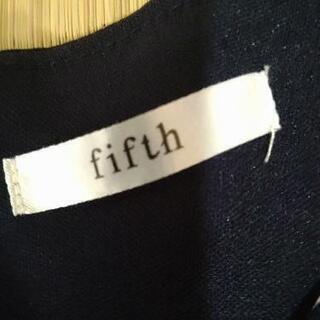 fifth 花柄ノースリーブカットソー　　美品の画像