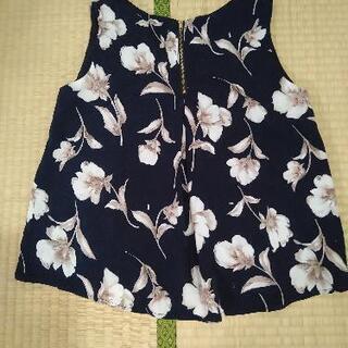 fifth 花柄ノースリーブカットソー　　美品の画像