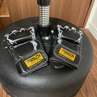 パンチングボール　パンチングマシーン　サンドバッグ　グローブ付きの画像