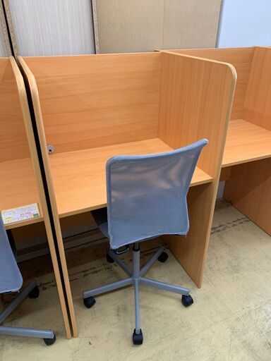表示価格より半額セール中　✨個別テーブル ＆ チェア セット②✨ サイドパネル　ワークチェア　(IKEA)