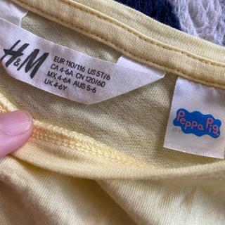 黄色 H＆M ペッパピッグ Tシャツの画像
