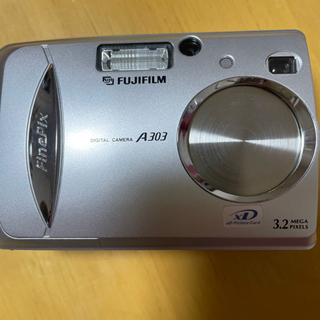 デジカメ Fuji FinePix A303 ジャンク品？　無料...