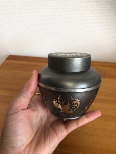 本錫　茶葉入れ