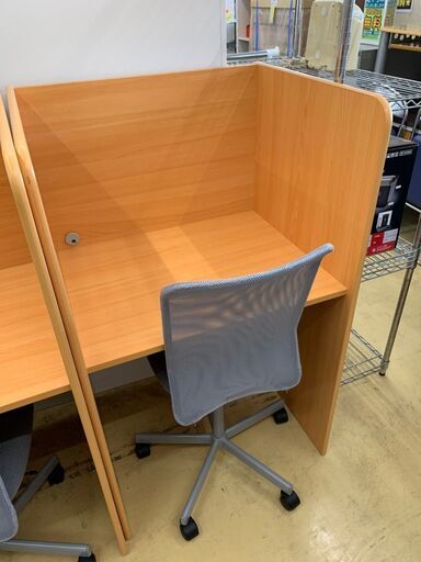 表示価格より半額セール中　✨個別テーブル ＆ チェア セット④✨ サイドパネル　ワークチェア　(IKEA)