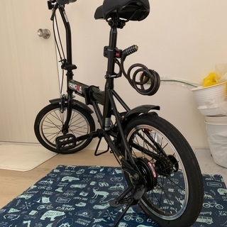 ノーパンクタイヤ　折りたたみ自転車の画像