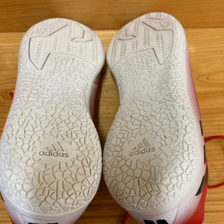 adidas サッカーシューズ　メッシ　23.0 室内用の画像