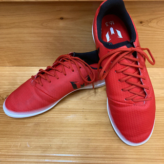 adidas サッカーシューズ　メッシ　23.0 室内用の画像