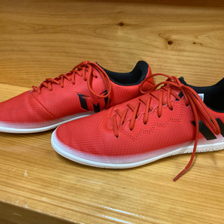 adidas サッカーシューズ　メッシ　23.0 室内用の画像