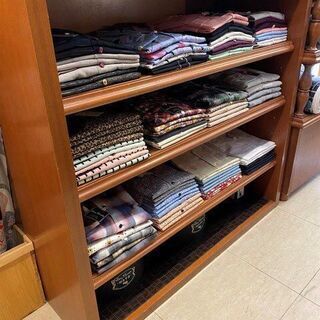 値下げ中！アパレル店舗の什器一式！（自宅の家具としても使えます）の画像