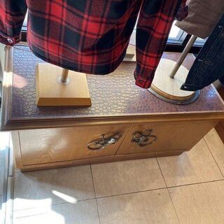 値下げ中！アパレル店舗の什器一式！（自宅の家具としても使えます）の画像