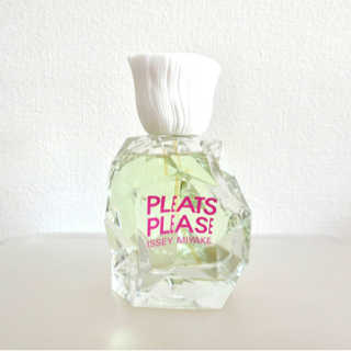 ISSEY MIYAKE- PLEATS PLEASE l'ea...