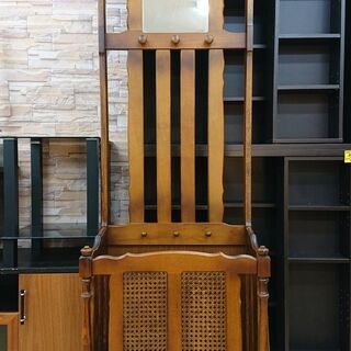 カリモク karimoku コロニアル 傘立て アンブレラスタンド 鏡付き 帽子掛け 小物入れ 洋服掛 玄関収納 202019■横幅52.5cm×奥行31cm×高さ180cm■近隣配送無料 買取帝国 朝霞店 ヤ出 の画像