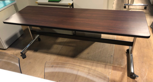 ⭐︎中古品　株式会社オカムラ　会議用折り畳みテーブル　事務機⭐︎