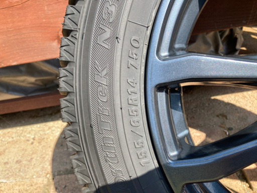 2018年製　155/65 R14　スタッドレスタイヤ　冬用タイヤ　※ナットおまけ付き！