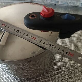 ドウシシャ圧力鍋 5.5L.cress DELUX 中古の画像