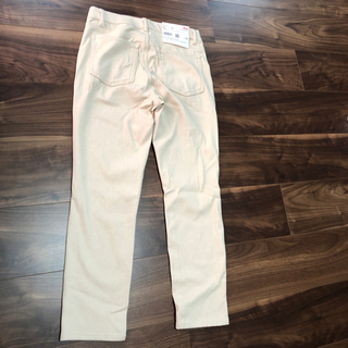 【新品】UNIQLOクロップドパンツ　ベージュ