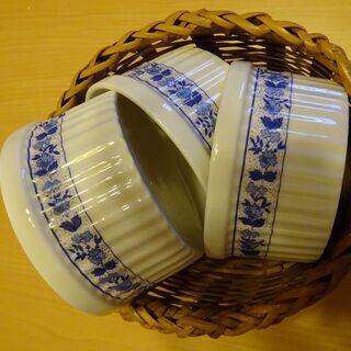 【未使用品】バスケット（小）＆ココット皿３こ