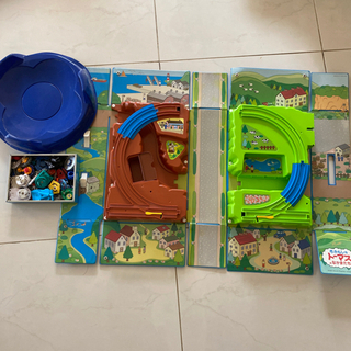 きんかんしゃトーマスのレールバッグとベーブレイドとフィールド