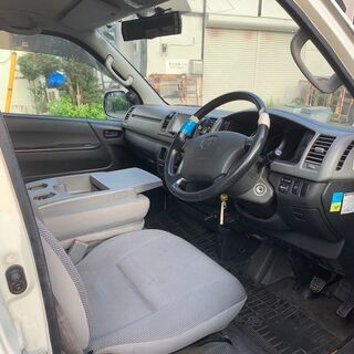 トヨタ　ハイエース　キャリア付き　スーパーGL　の画像