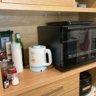 キッチンボード　ニトリ　幅100×奥行43×高さ180㎝　目立った汚れと傷なしの画像