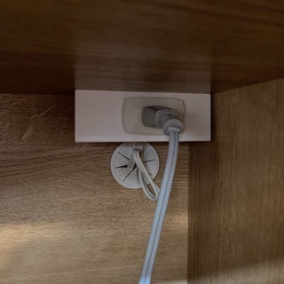 キッチンボード　ニトリ　幅100×奥行43×高さ180㎝　目立った汚れと傷なしの画像