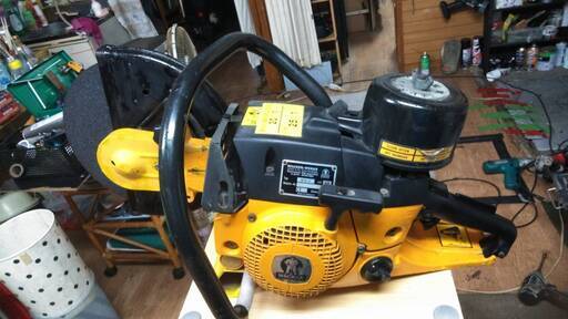 エンジンカッター　３万円　まだあります。　交渉中