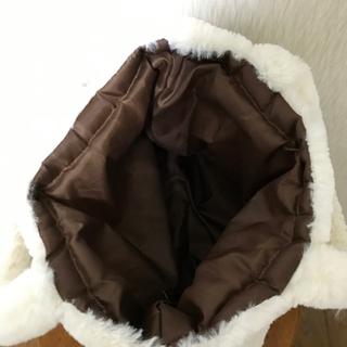 ★美品★パール付きふわふわトートバッグ★の画像