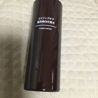 無印　エイジングケア　薬用美白化粧水　４００ml 未開封　２９９０円