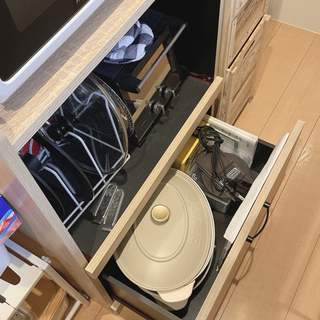 キッチン後ろ棚の画像
