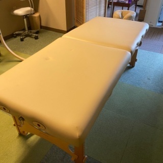 ノマド　NOMADO 折りたたみマッサージベッド