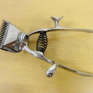 レトロ 手動式バリカン ヘアークリッパー 理容 床屋 散髪 古道具 当時物 札幌 中央区の画像