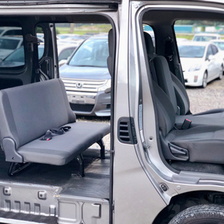 ‼️キャラバンバン2015年‼️ディーゼル車‼️4WD‼️バックカメラ付き‼️内装綺麗の画像