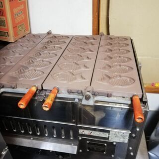 ※完売しました※　　　【厨房機器】大型冷凍庫・焼き台（たこ焼き/たい焼き など）・寸胴・棚・容器・調理用具 などの画像