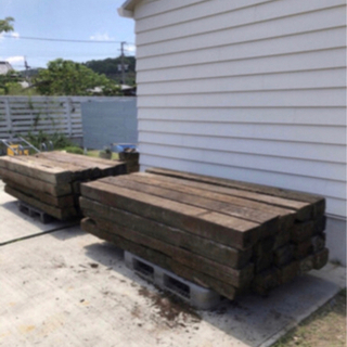 【枕木、条件次第で送料無料】、DIY、庭、土留、木材、石、植物の画像
