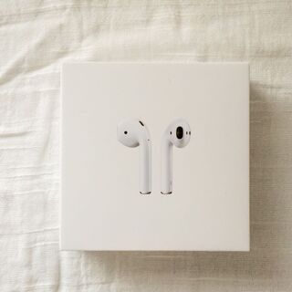 Apple Airpods with Charging Case 美品の画像