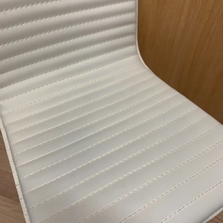 中古　ニトリのダイニングチェア (Nクーボ PVC WH)の画像