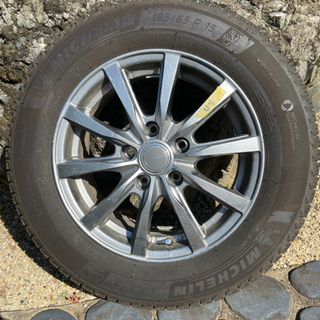 ◯ 決まりました】スタッドレスタイヤ 4本