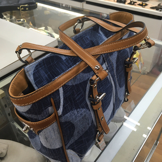 S220　★COACH　コーチ 　デニムシグネチャーギャラリートートの画像