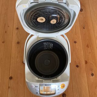 【無料】炊飯器（かなり使用感があります）