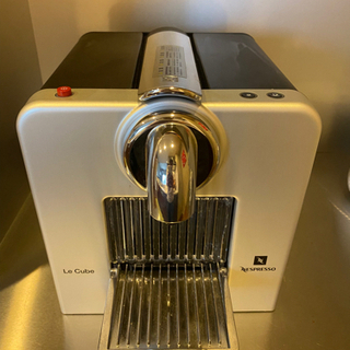 NESPRESSO コーヒーメーカー