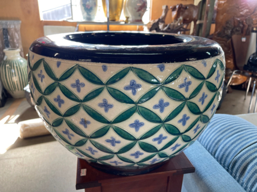 火鉢　七宝柄　珍品　灰入り　欠けあり