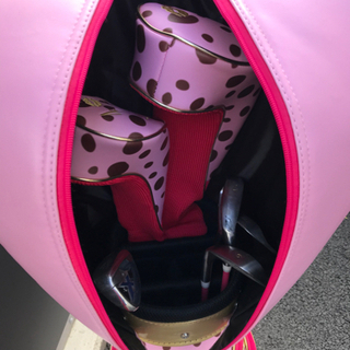 レディースゴルフバッグ　ピンク　女性向け　クラブ付きの画像